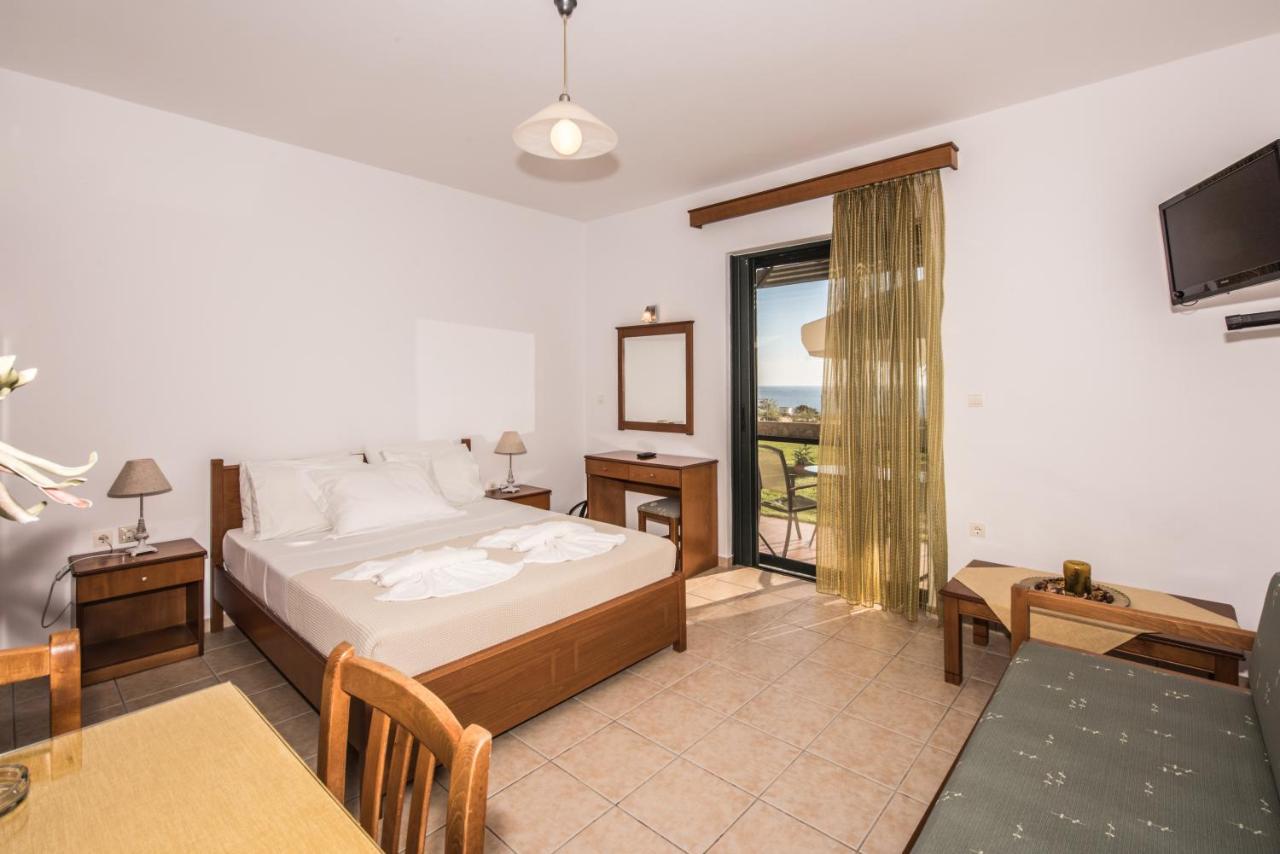 Magnolia Apartments And Studios Фаласарна Екстериор снимка